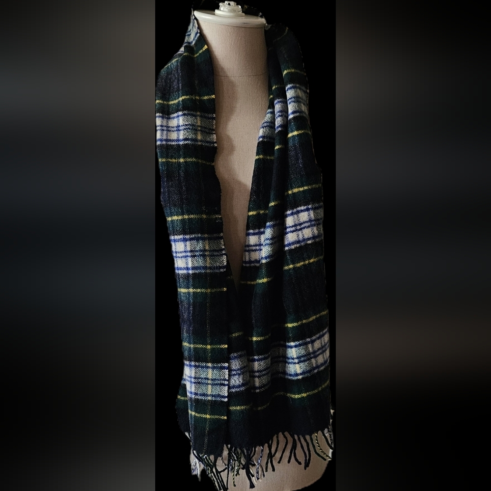 NWOT Johnstons Of Elgin Plaid Cashmere Scarf